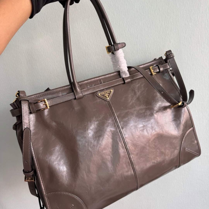 B**rry top handle bags